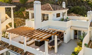 Ático renovado de estilo contemporáneo con piscina privada y vistas panorámicas al mar en Nueva Andalucía, Marbella 792193 