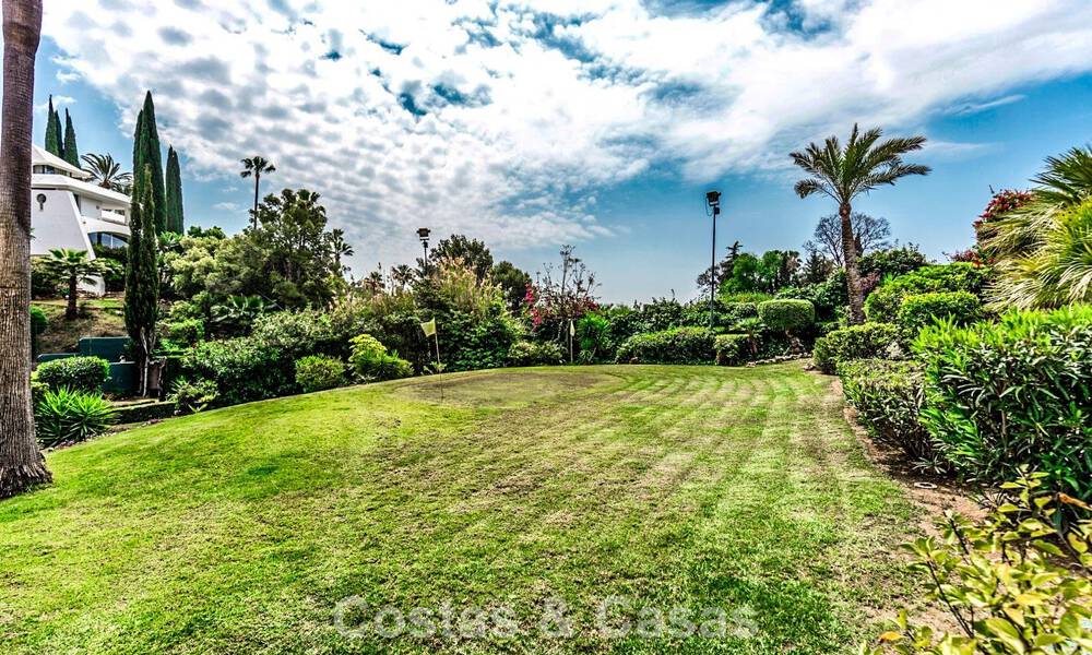 Elegante casa adosada de 4 dormitorios en venta en una urbanización cerrada y vigilada en Nueva Andalucía, Marbella 792233