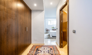 Elegante casa adosada de 4 dormitorios en venta en una urbanización cerrada y vigilada en Nueva Andalucía, Marbella 792234 