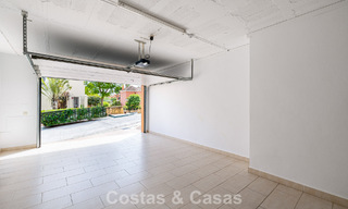 Elegante casa adosada de 4 dormitorios en venta en una urbanización cerrada y vigilada en Nueva Andalucía, Marbella 792240 
