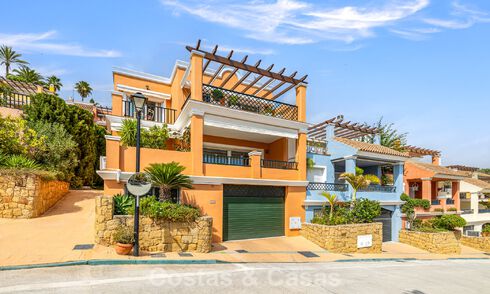 Elegante casa adosada de 4 dormitorios en venta en una urbanización cerrada y vigilada en Nueva Andalucía, Marbella 792241