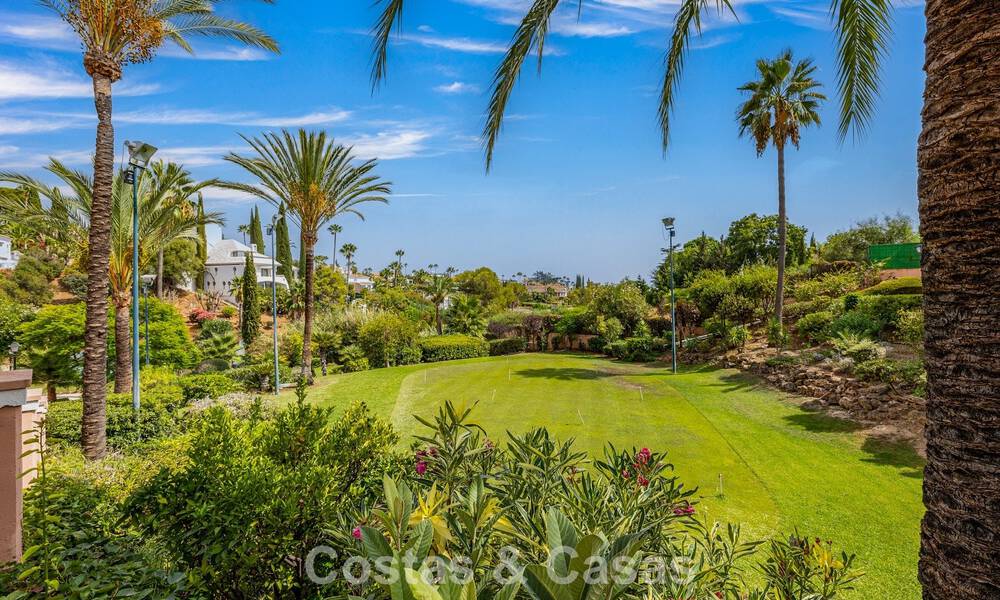 Elegante casa adosada de 4 dormitorios en venta en una urbanización cerrada y vigilada en Nueva Andalucía, Marbella 792242