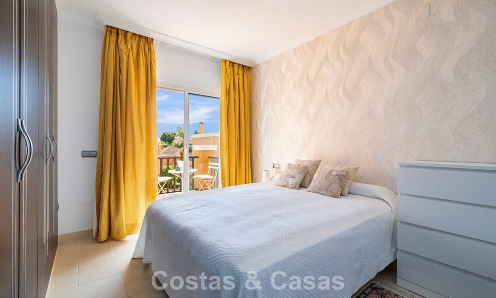 Elegante casa adosada de 4 dormitorios en venta en una urbanización cerrada y vigilada en Nueva Andalucía, Marbella 792245