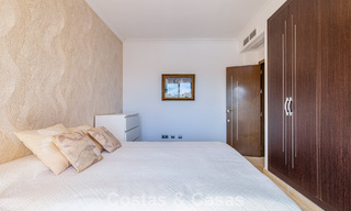 Elegante casa adosada de 4 dormitorios en venta en una urbanización cerrada y vigilada en Nueva Andalucía, Marbella 792246 