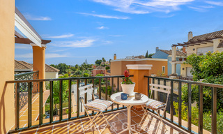 Elegante casa adosada de 4 dormitorios en venta en una urbanización cerrada y vigilada en Nueva Andalucía, Marbella 792247 