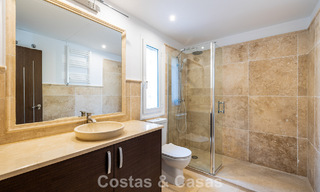 Elegante casa adosada de 4 dormitorios en venta en una urbanización cerrada y vigilada en Nueva Andalucía, Marbella 792253 