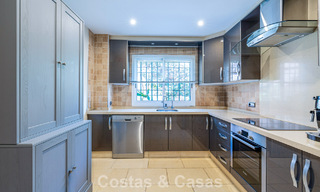 Elegante casa adosada de 4 dormitorios en venta en una urbanización cerrada y vigilada en Nueva Andalucía, Marbella 792259 