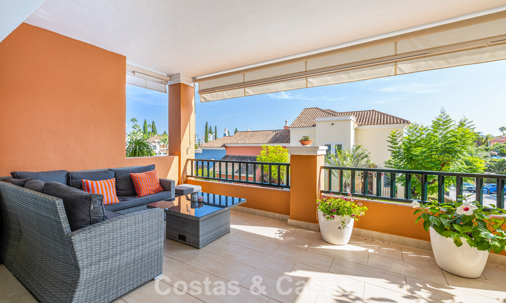 Elegante casa adosada de 4 dormitorios en venta en una urbanización cerrada y vigilada en Nueva Andalucía, Marbella 792261