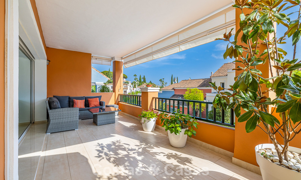 Elegante casa adosada de 4 dormitorios en venta en una urbanización cerrada y vigilada en Nueva Andalucía, Marbella 792263