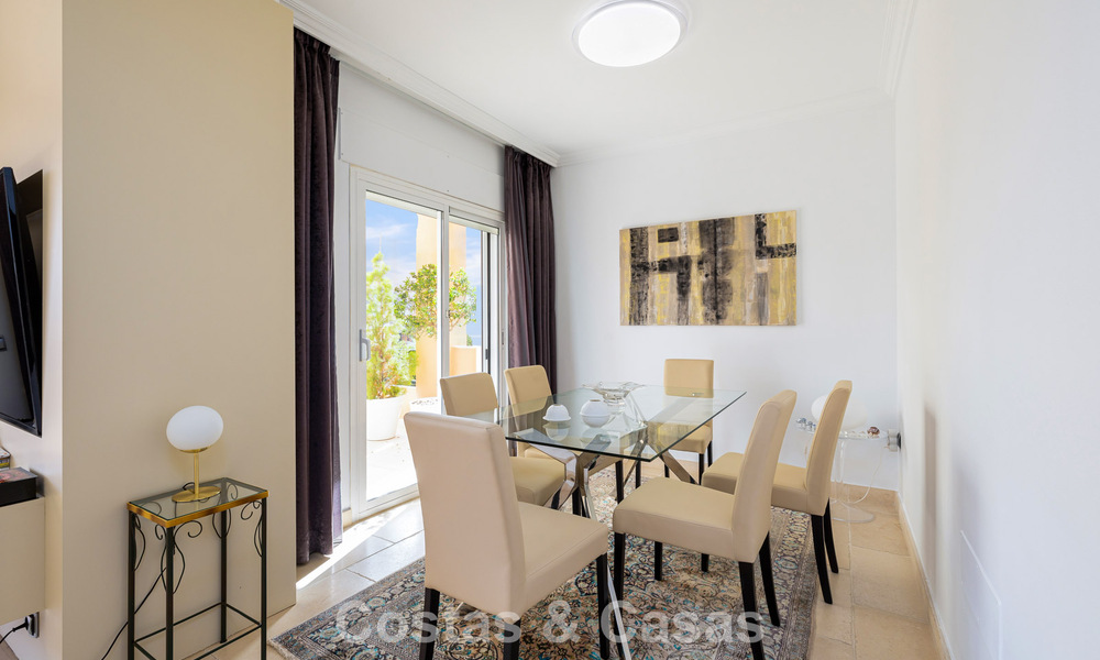 Elegante casa adosada de 4 dormitorios en venta en una urbanización cerrada y vigilada en Nueva Andalucía, Marbella 792266