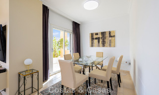 Elegante casa adosada de 4 dormitorios en venta en una urbanización cerrada y vigilada en Nueva Andalucía, Marbella 792266 