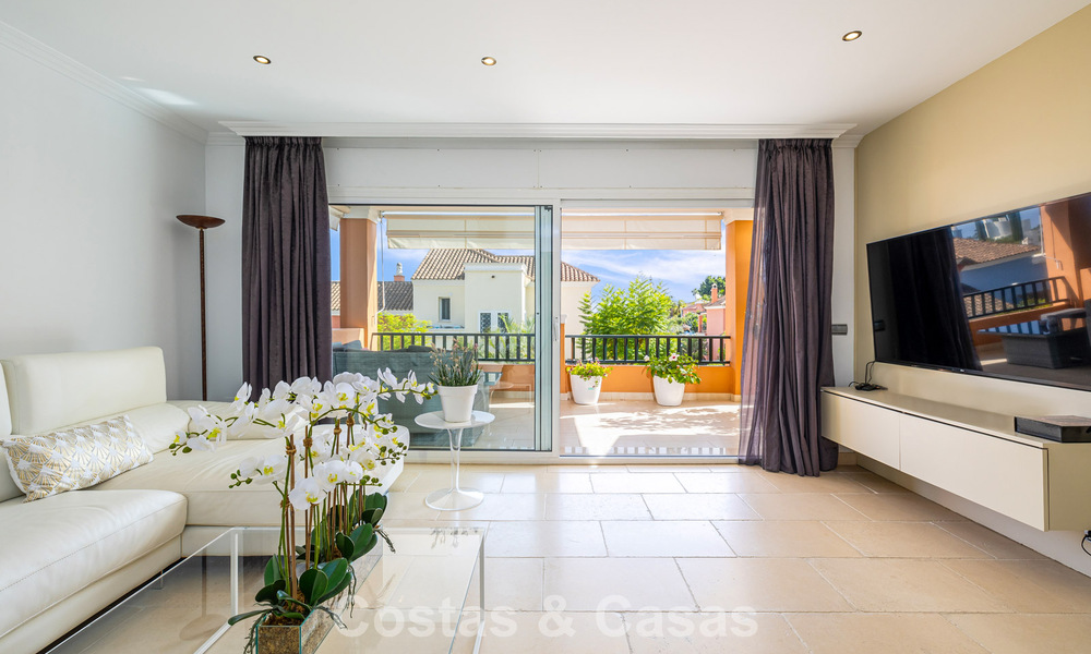 Elegante casa adosada de 4 dormitorios en venta en una urbanización cerrada y vigilada en Nueva Andalucía, Marbella 792267