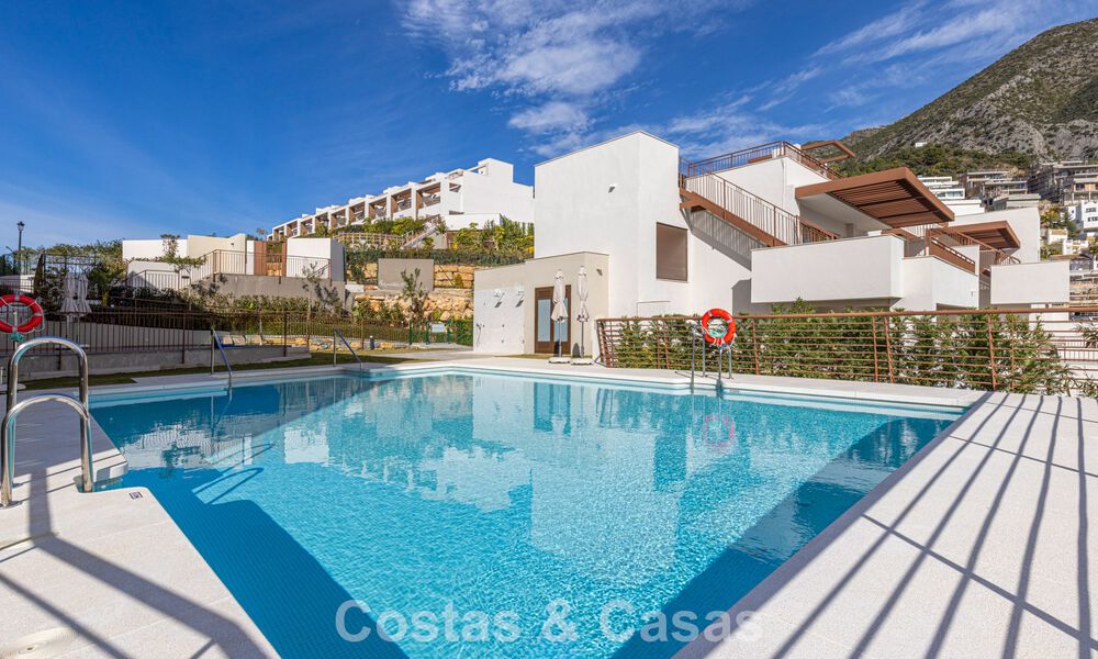 Ático moderno en venta con vistas panorámicas al mar y al lago de Istán, justo encima de la Milla de Oro de Marbella 792276