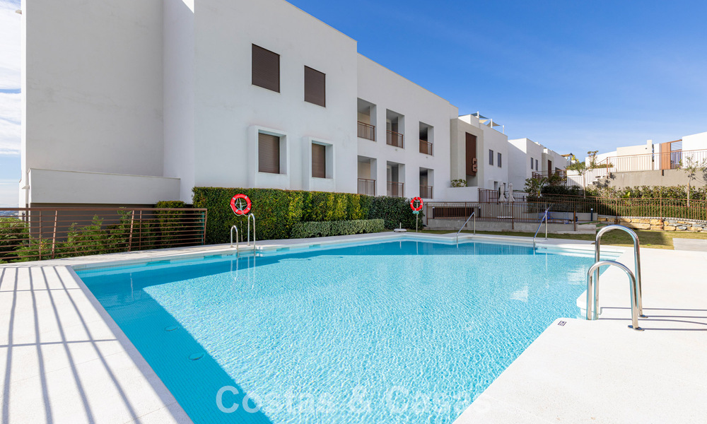 Ático moderno en venta con vistas panorámicas al mar y al lago de Istán, justo encima de la Milla de Oro de Marbella 792277