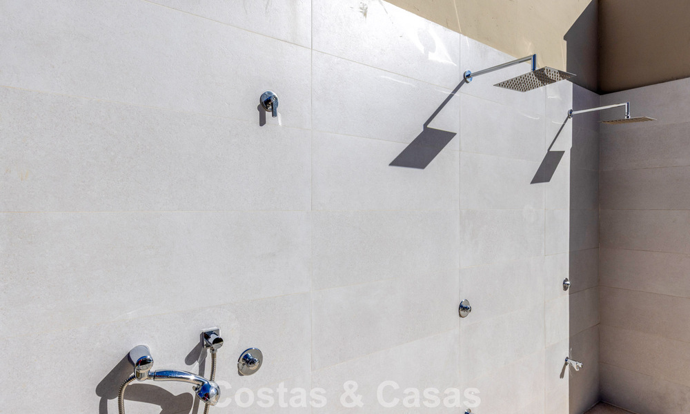 Ático moderno en venta con vistas panorámicas al mar y al lago de Istán, justo encima de la Milla de Oro de Marbella 792278