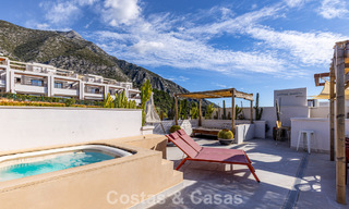 Ático moderno en venta con vistas panorámicas al mar y al lago de Istán, justo encima de la Milla de Oro de Marbella 792280 