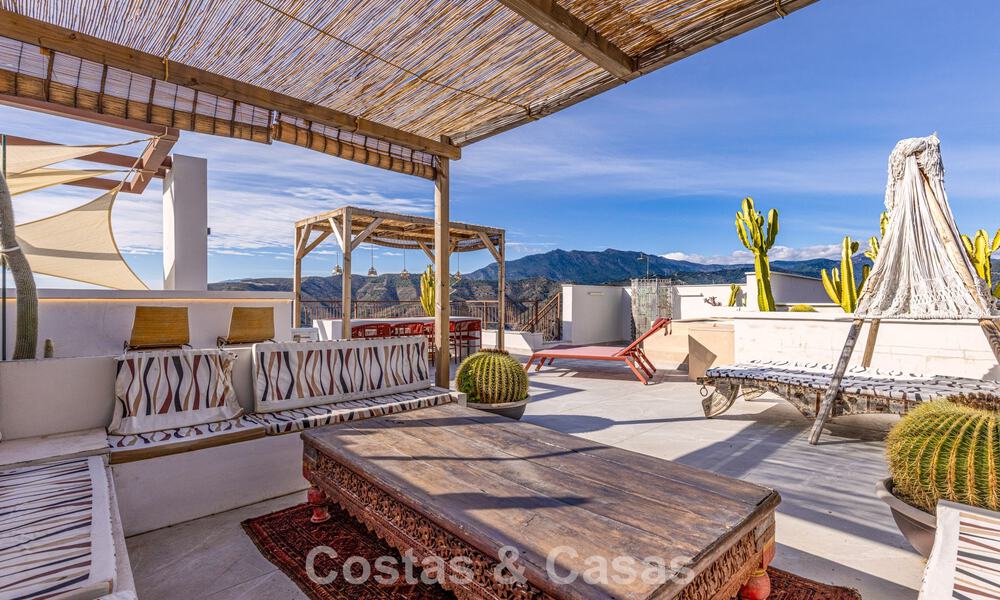 Ático moderno en venta con vistas panorámicas al mar y al lago de Istán, justo encima de la Milla de Oro de Marbella 792288