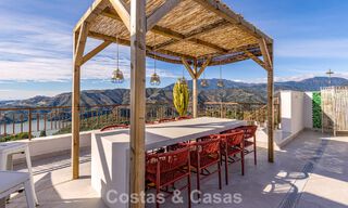 Ático moderno en venta con vistas panorámicas al mar y al lago de Istán, justo encima de la Milla de Oro de Marbella 792290 