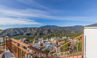 Ático moderno en venta con vistas panorámicas al mar y al lago de Istán, justo encima de la Milla de Oro de Marbella 792293 