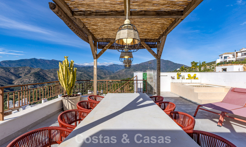 Ático moderno en venta con vistas panorámicas al mar y al lago de Istán, justo encima de la Milla de Oro de Marbella 792297