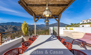 Ático moderno en venta con vistas panorámicas al mar y al lago de Istán, justo encima de la Milla de Oro de Marbella 792297 