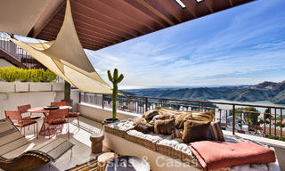 Ático moderno en venta con vistas panorámicas al mar y al lago de Istán, justo encima de la Milla de Oro de Marbella 792304 