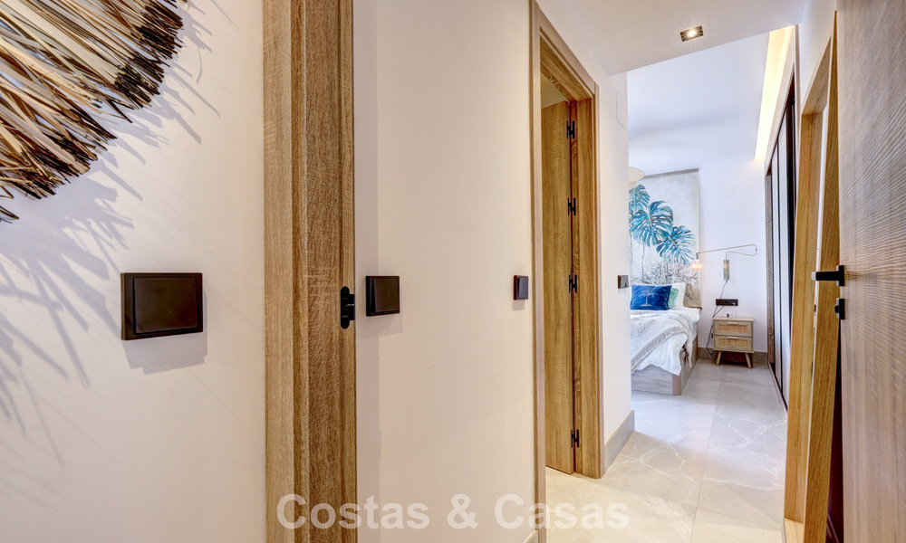 Ático moderno en venta con vistas panorámicas al mar y al lago de Istán, justo encima de la Milla de Oro de Marbella 792306