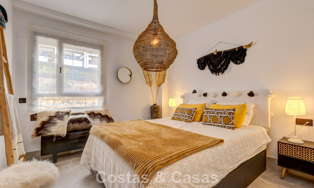 Ático moderno en venta con vistas panorámicas al mar y al lago de Istán, justo encima de la Milla de Oro de Marbella 792318