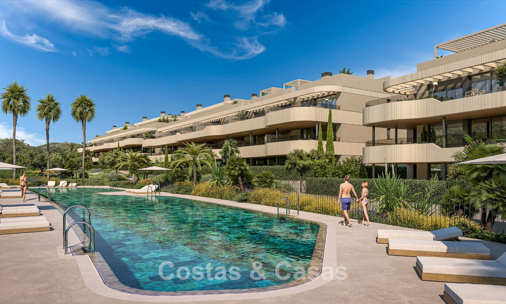 Apartamentos sobre plano en venta en una moderna urbanización de golf en la New Golden Mile entre Marbella y Estepona 792340