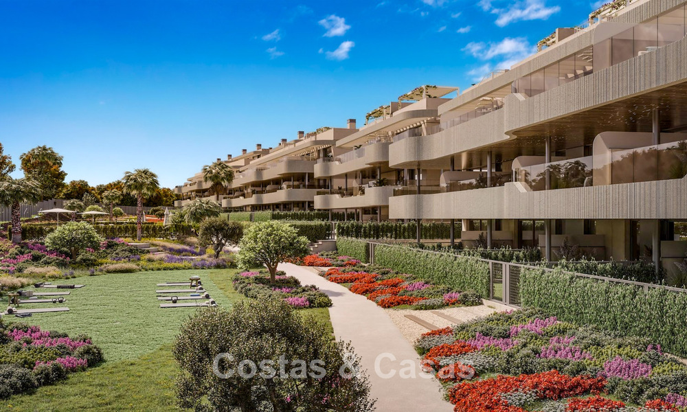 Apartamentos sobre plano en venta en una moderna urbanización de golf en la New Golden Mile entre Marbella y Estepona 792341