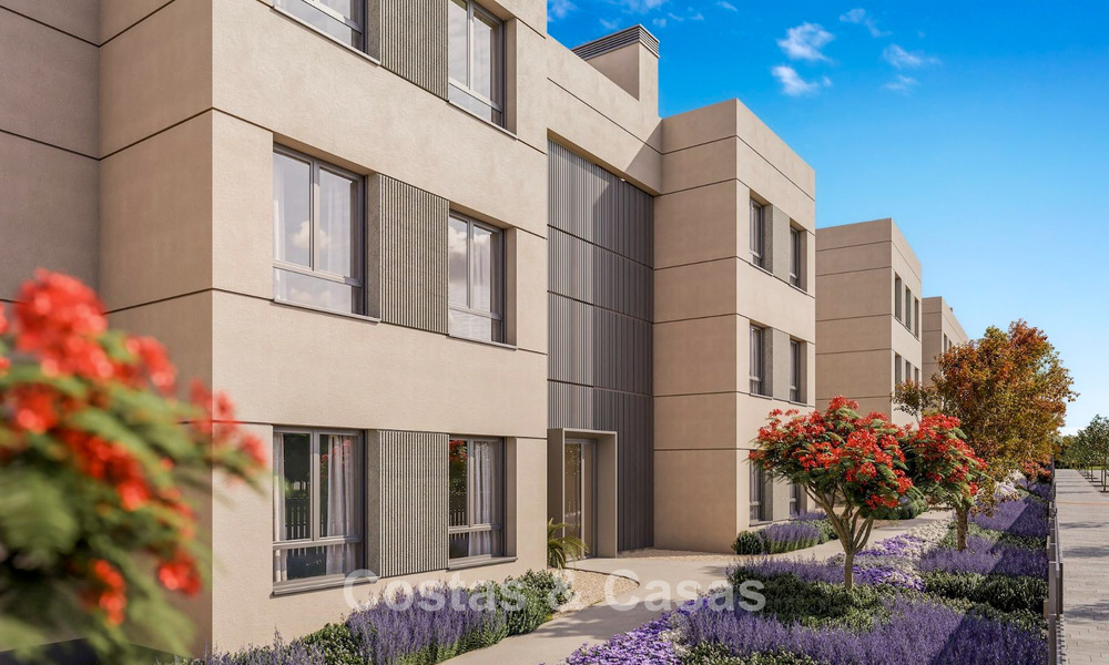 Apartamentos sobre plano en venta en una moderna urbanización de golf en la New Golden Mile entre Marbella y Estepona 792343