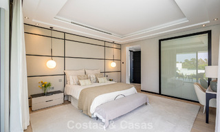 Villa de diseño moderno lista para entrar a vivir en venta, a poca distancia a pie de la playa y servicios en Guadalmina Baja, Marbella 792358 