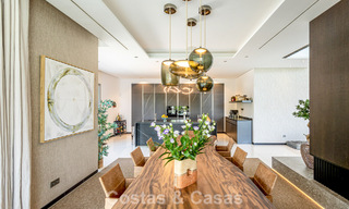 Villa de diseño moderno lista para entrar a vivir en venta, a poca distancia a pie de la playa y servicios en Guadalmina Baja, Marbella 792369 