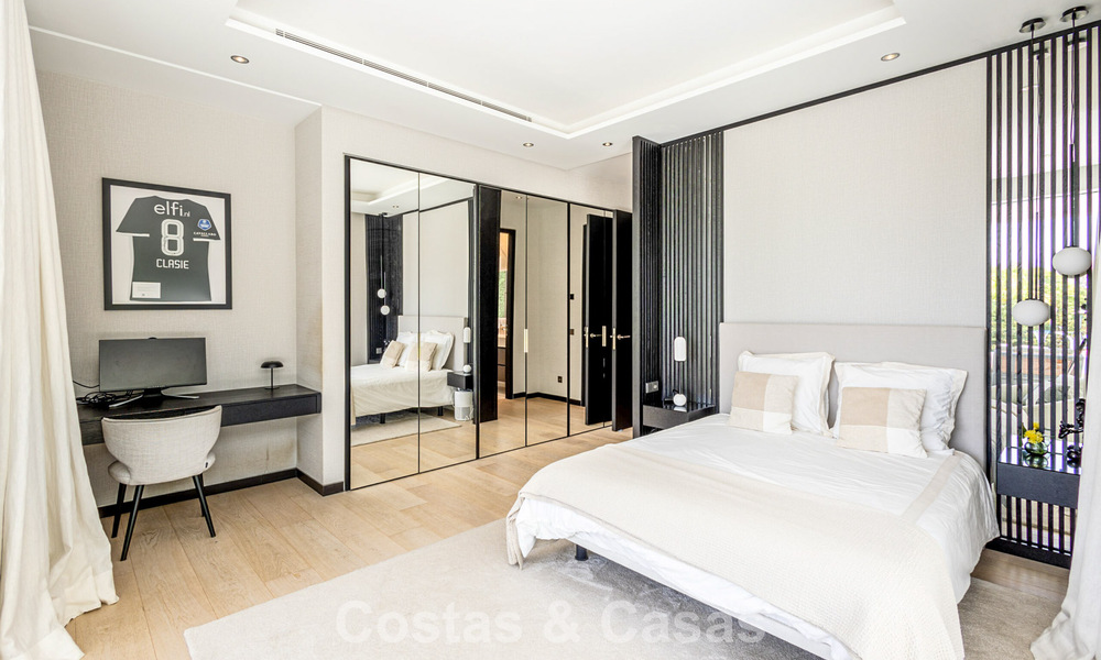 Villa de diseño moderno lista para entrar a vivir en venta, a poca distancia a pie de la playa y servicios en Guadalmina Baja, Marbella 792371