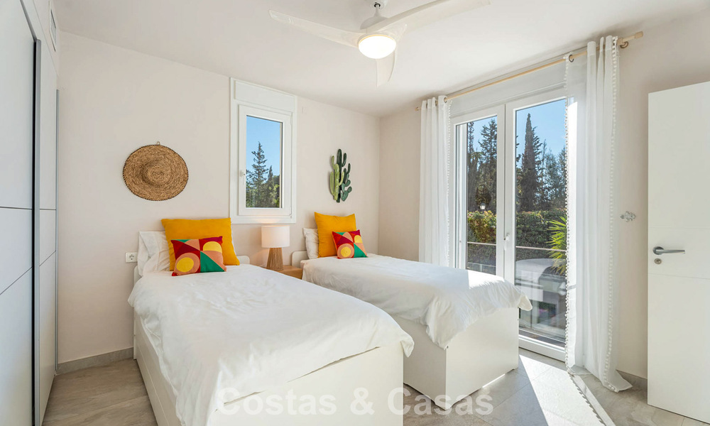 Preciosa villa de lujo reformada con arquitectura andaluza atemporal en venta en la zona este de Marbella 792398