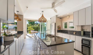 Preciosa villa de lujo reformada con arquitectura andaluza atemporal en venta en la zona este de Marbella 792401 