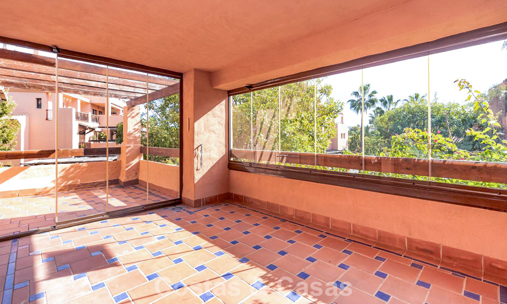 Apartamento de 4 dormitorios en venta en un complejo frente a la playa muy demandado en la Nueva Milla de Oro entre Marbella y Estepona 792472