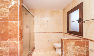 Apartamento de 4 dormitorios en venta en un complejo frente a la playa muy demandado en la Nueva Milla de Oro entre Marbella y Estepona 792477 