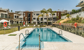 Ático moderno de nueva construcción con amplio solárium en venta en un complejo cerrado en Benahavís - Marbella 792572 