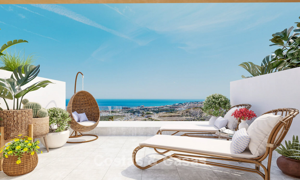 Adosados contemporáneos con impresionantes vistas al mar en venta en La Cala de Mijas, Costa del Sol 792671