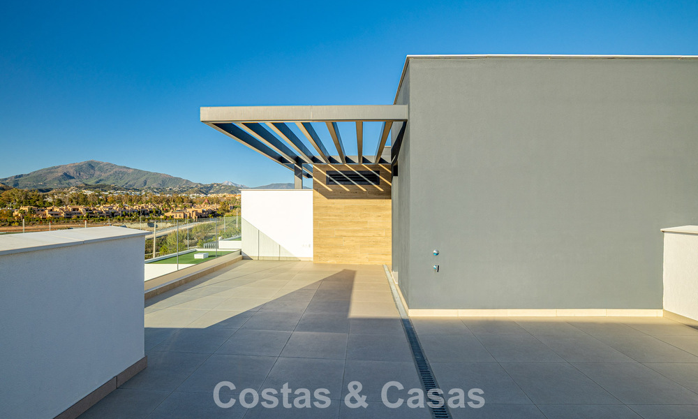 Adosado moderno listo para entrar a vivir en venta en la New Golden Mile entre Marbella y Estepona 792587
