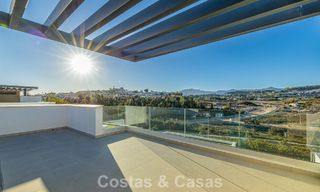 Adosado moderno listo para entrar a vivir en venta en la New Golden Mile entre Marbella y Estepona 792589 