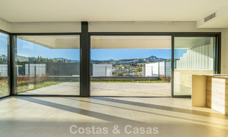 Adosado moderno listo para entrar a vivir en venta en la New Golden Mile entre Marbella y Estepona 792593 