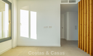 Adosado moderno listo para entrar a vivir en venta en la New Golden Mile entre Marbella y Estepona 792599 
