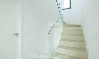 Adosado moderno listo para entrar a vivir en venta en la New Golden Mile entre Marbella y Estepona 792602 
