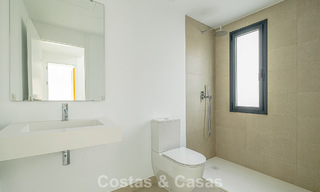 Adosado moderno listo para entrar a vivir en venta en la New Golden Mile entre Marbella y Estepona 792607 