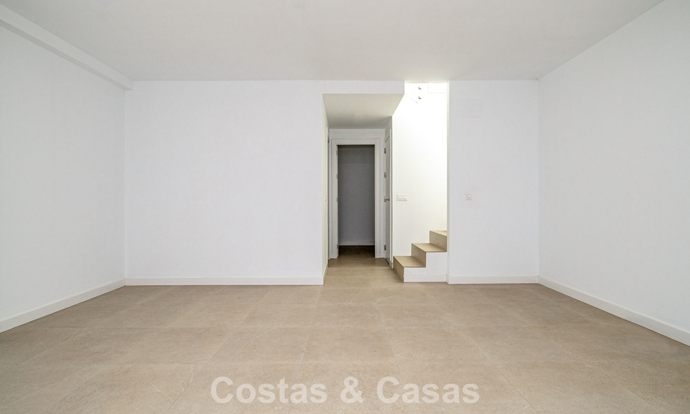 Adosado moderno listo para entrar a vivir en venta en la New Golden Mile entre Marbella y Estepona 792609