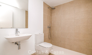 Adosado moderno listo para entrar a vivir en venta en la New Golden Mile entre Marbella y Estepona 792610 