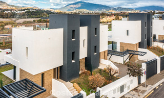 Adosado moderno listo para entrar a vivir en venta en la New Golden Mile entre Marbella y Estepona 792619 
