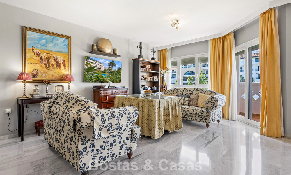 Ático dúplex muy amplio en venta a pocos pasos de todos los servicios en el centro de San Pedro, Marbella 792703